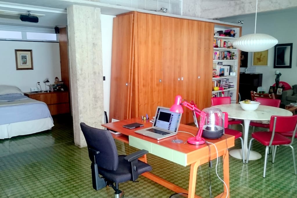 Working desk / mesa de trabalho