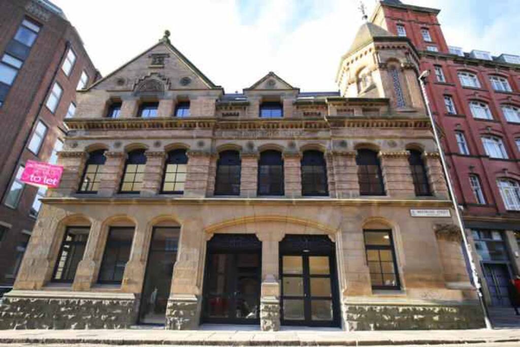 Previously a bonded warehouse - super luxury city centre, first floor apartment