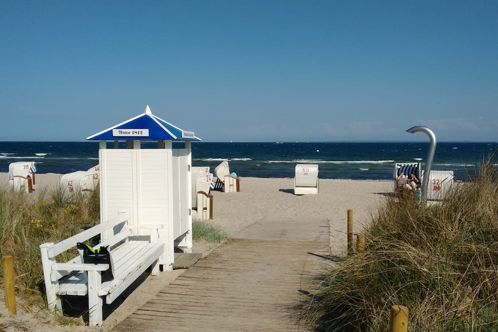 Hier am Haffkruger Strand wartet schon euer Strandkorb auf euch, der im Preis incl. und gebucht ist.