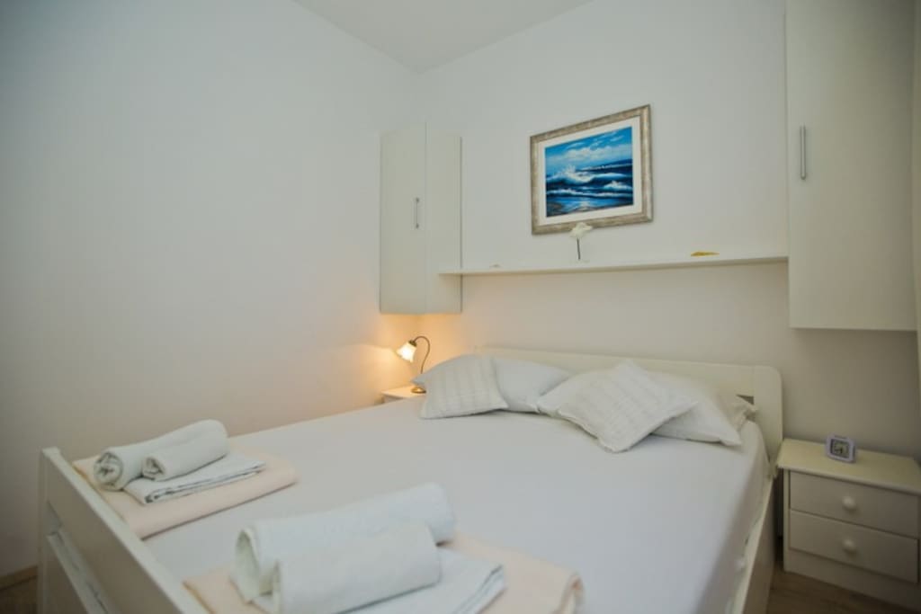 bedroom with a double bed