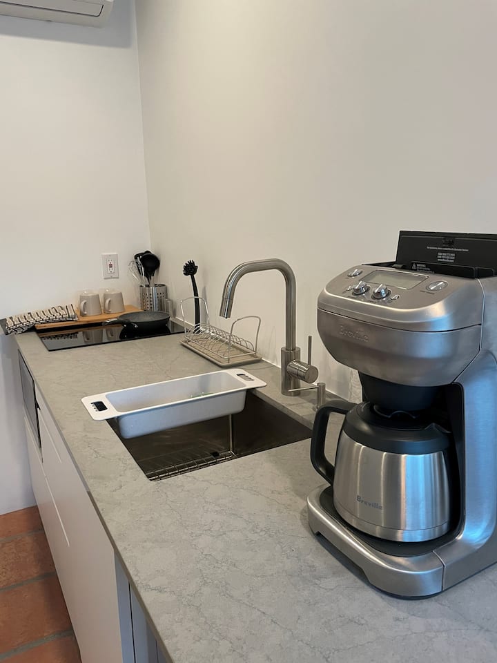 +New+ Southwest Spaceship Dwntwn Tempe Guest Suite - Tempe, AZ