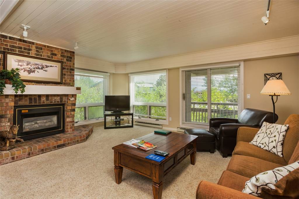 Couch,Furniture,Hearth,Curtain,Window