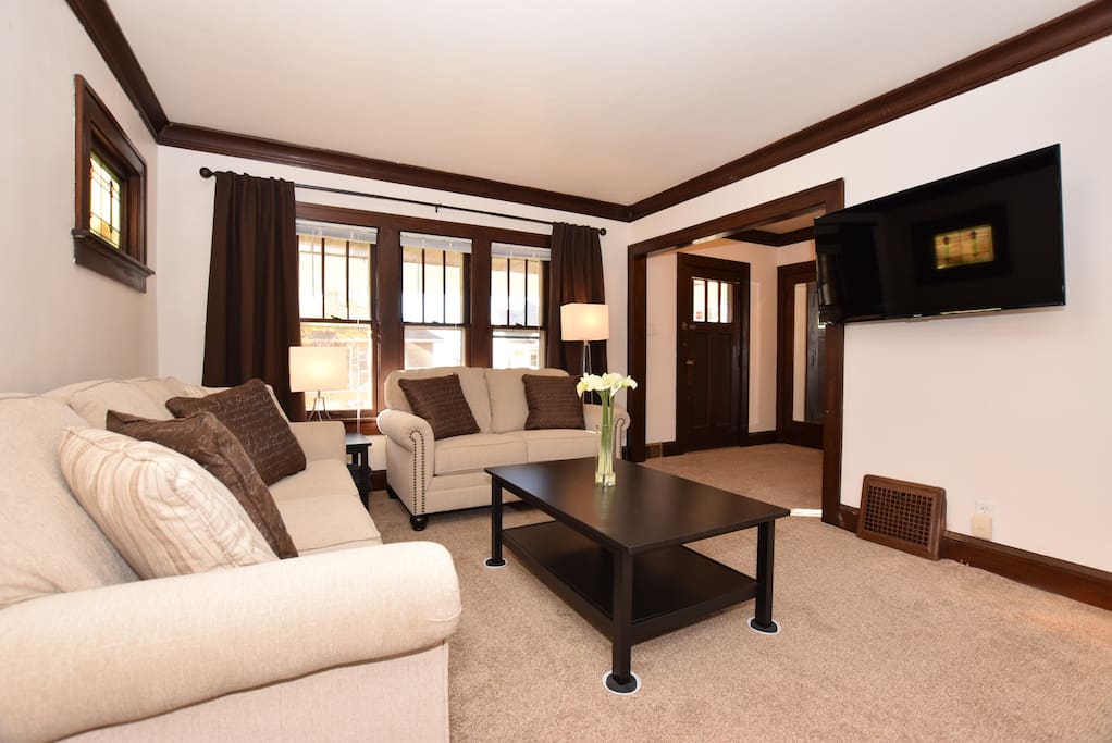 50" Smart tv with Netflix and HD broadcast channels.
