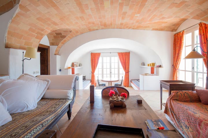 Farmhouse. Authentic. Natural Park.Cadaques.