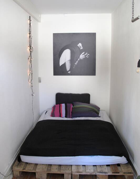 Queen size bed