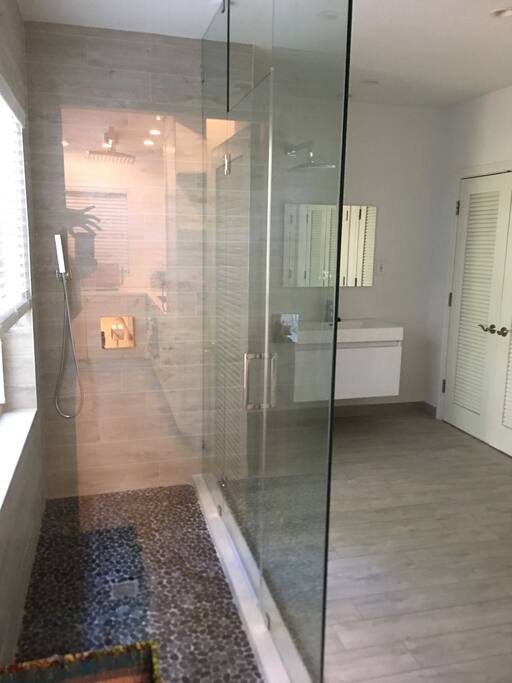 Large Bathroom with Toiletries