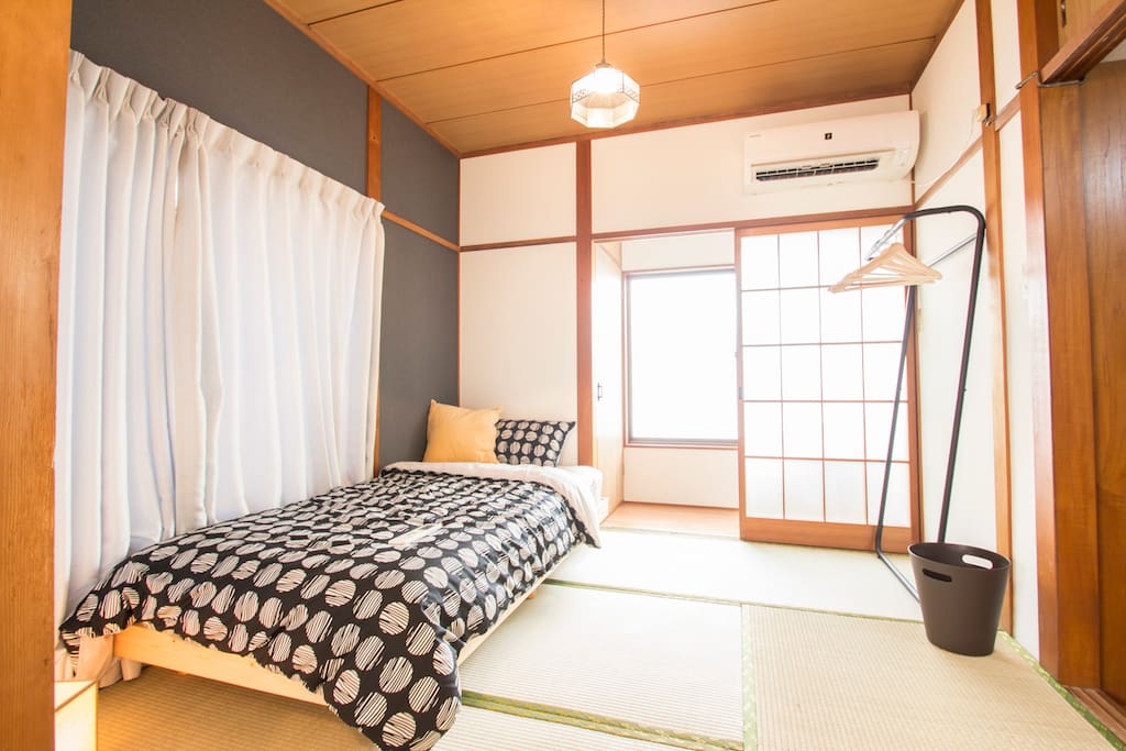 Tatami room on 2F with a single bed.
