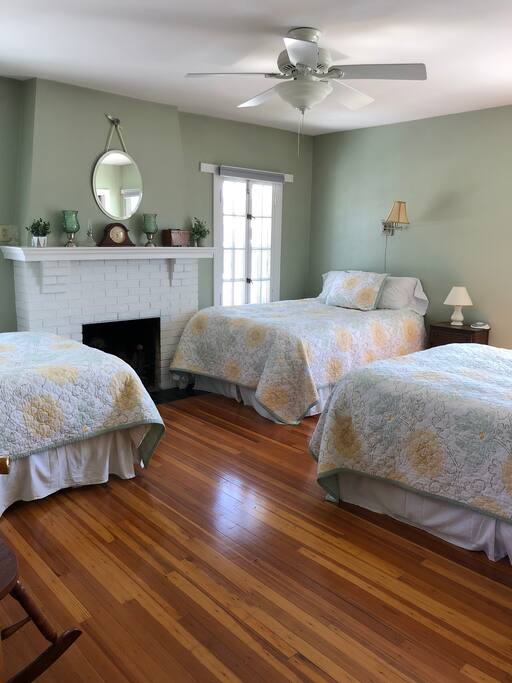 3-bed Sage Room
