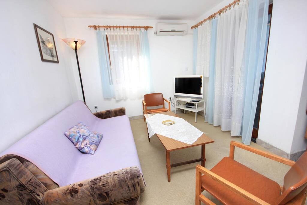 Living room, Surface: 13 m²