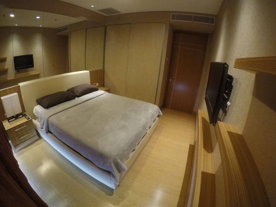 Cozy Modern Apartment Next to Mall Kelapa Gading 