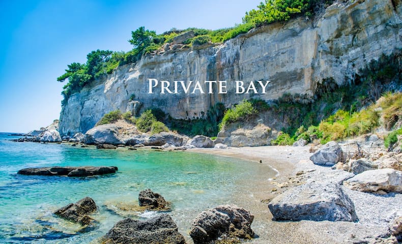 Beachfront Villa on Crete – Villa Charoupi