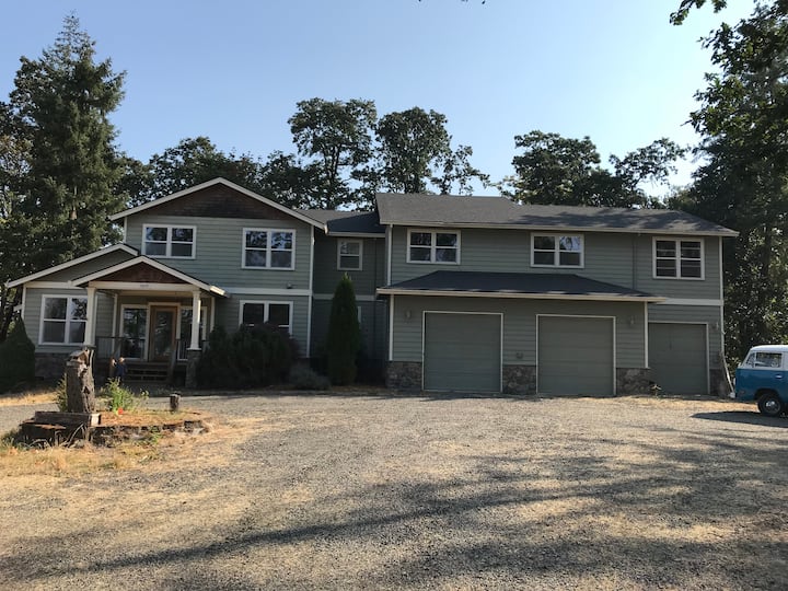 Enormous quiet cottage Houses for Rent in Mulino, Oregon, United