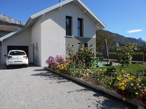 House  in village 10 minutes from Annecy