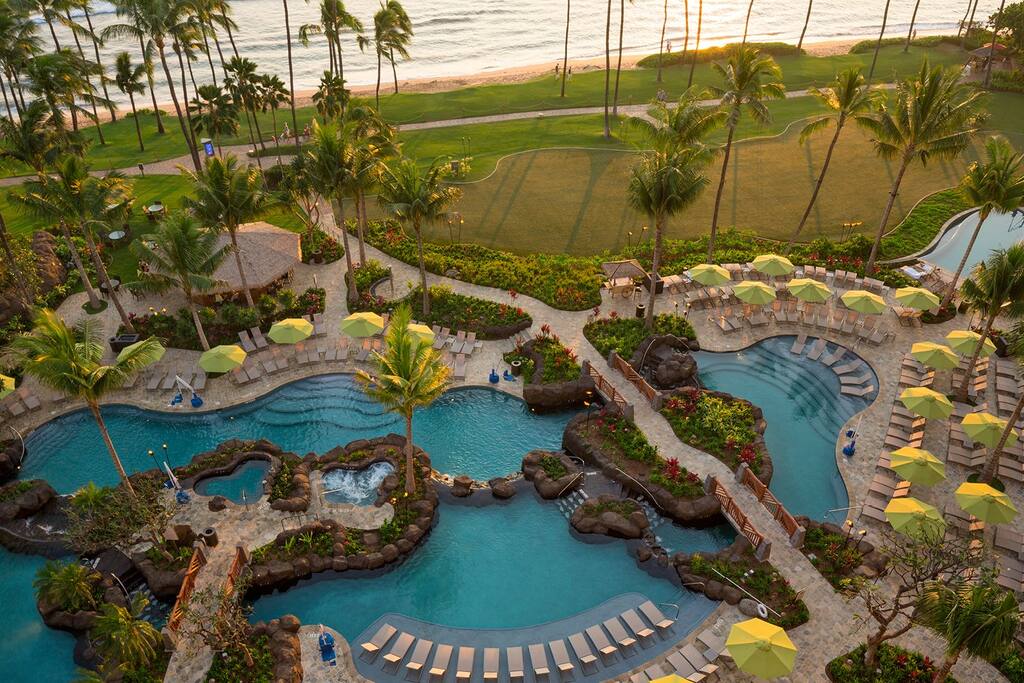Look at the large resort pool and hot tub!