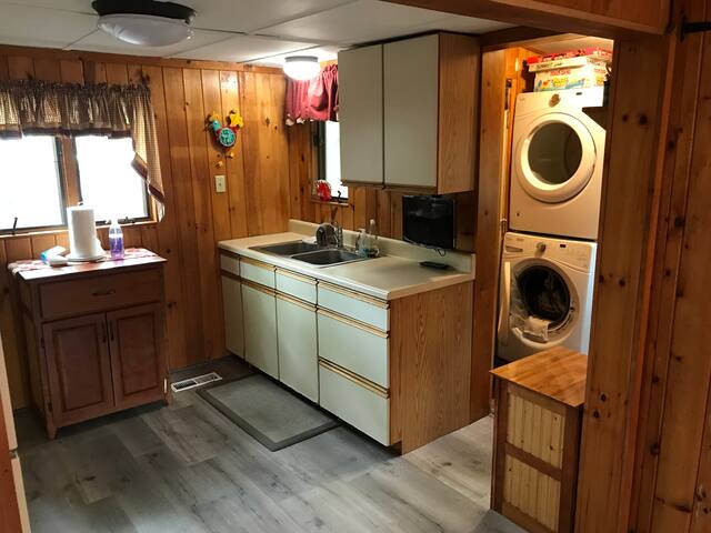 Charming Lake House At Sebago Lake Cottages For Rent In Standish