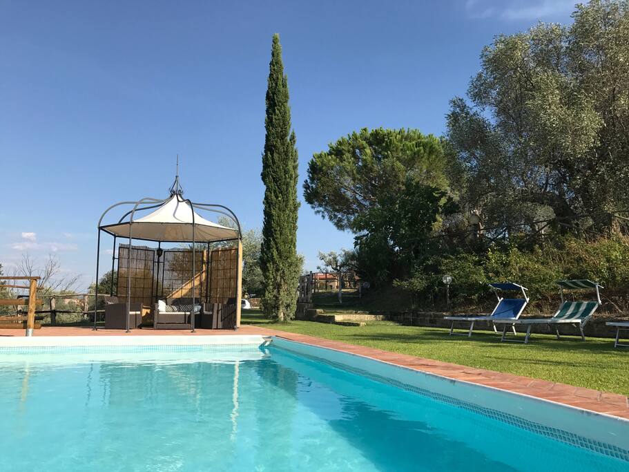 Pool + Pavillon