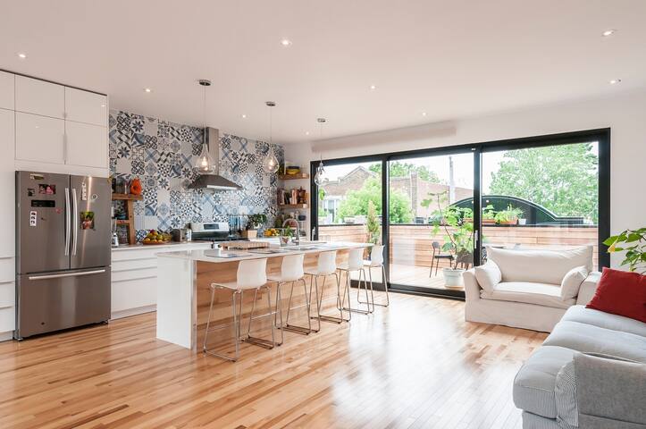 Stunning flat in the heart of Plateau Mont-Royal gallery image 2