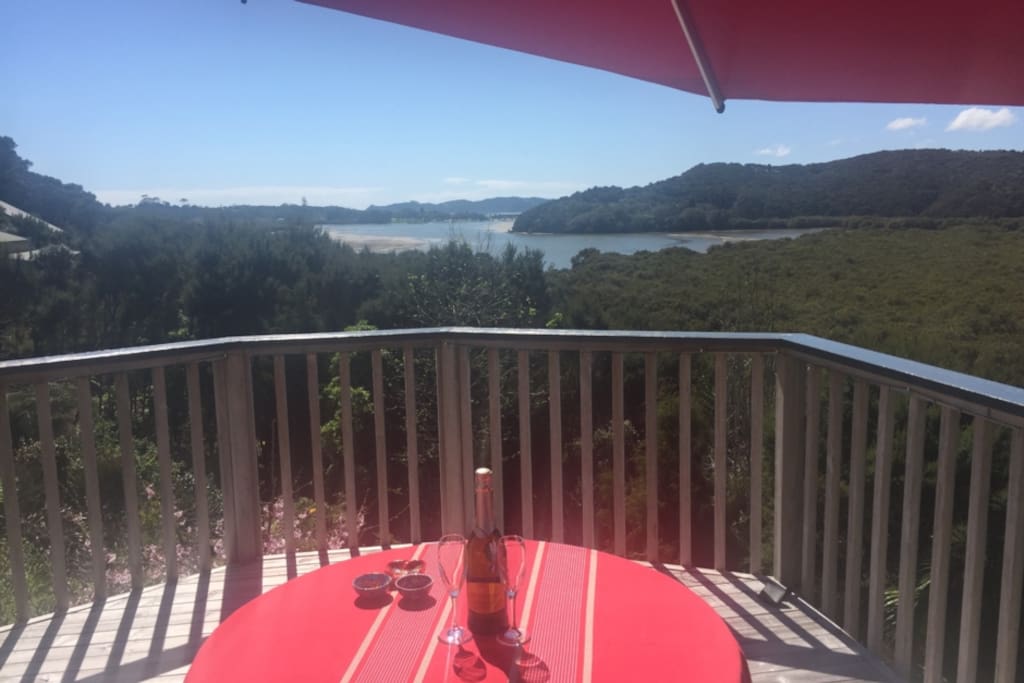 Enjoy cocktail or BBQ o top deck.