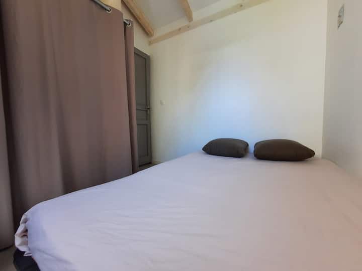 საძინებელი 1