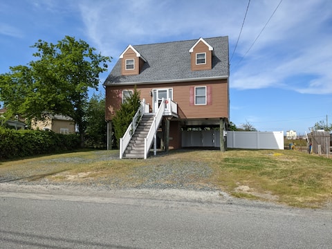 Escape to Bowers Beach (Near Dover and DE Turf)