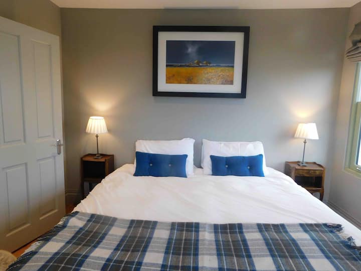 zweitgrößtes, Setup als Superking (das ist 1,80 m breit!) Doppelzimmer. 
Kann auch als zwei breite Einzelbetten aufgestellt werden