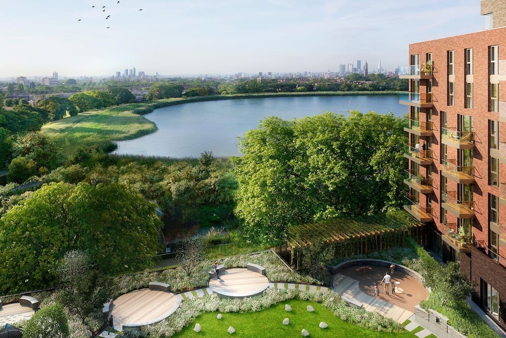 Woodberry Reservoir - 2 minutes walk