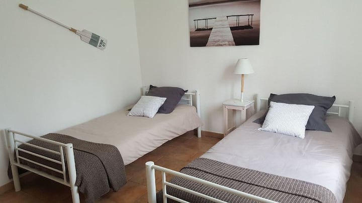 The second bedroom and two 90x190 beds