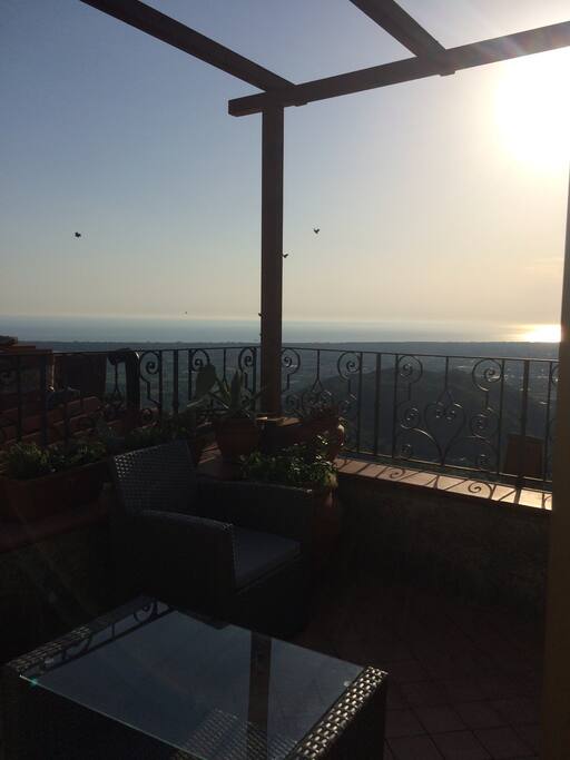 Terrazza da condividere con gli altri abitanti della casa