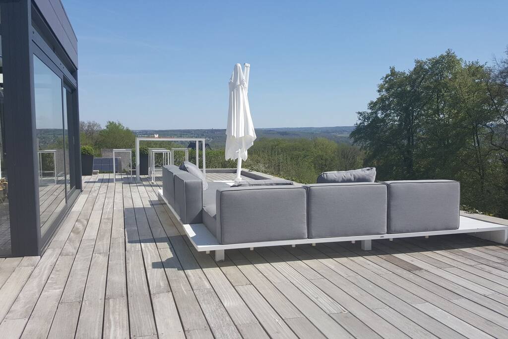 terrasse lounge sur réservation en supplément