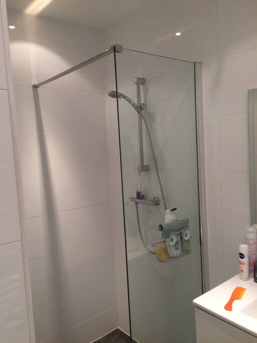 Bagno in Condivisione