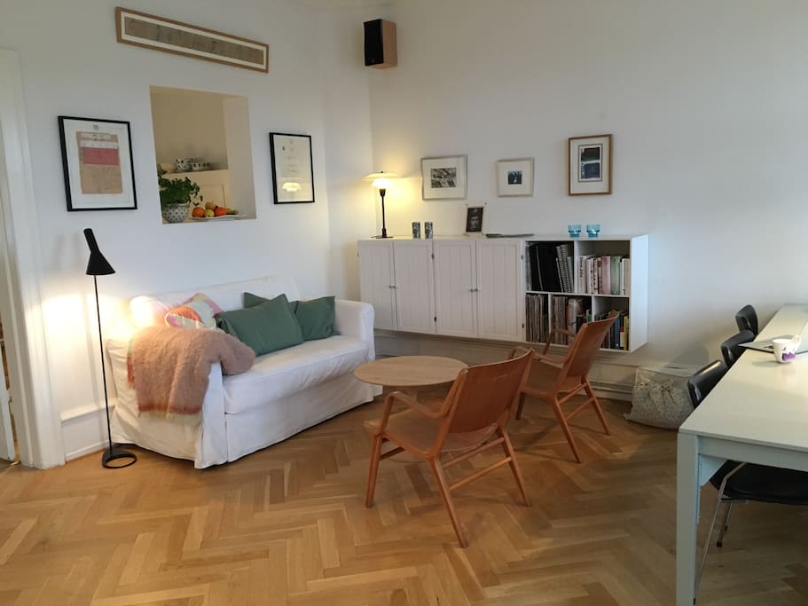 Livingroom 1/ sleeping sofa