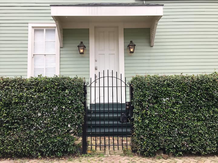 Antonine House Two bedroom on Magazine St. Houses for Rent in New