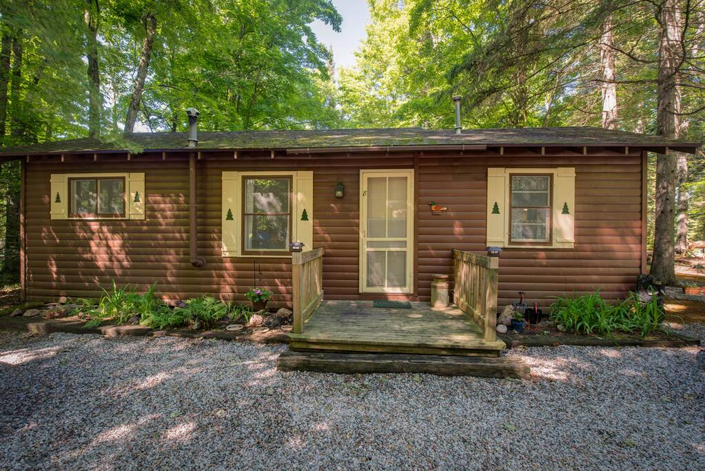 Homey Cabin near the Lake Cabins for Rent in Eagle River, Wisconsin