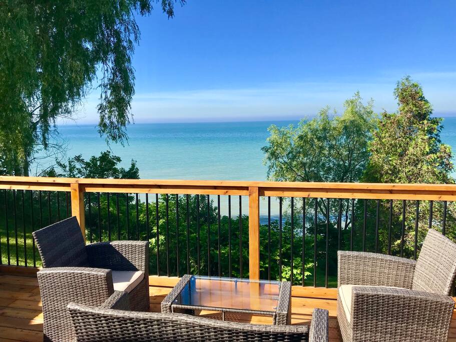 Waterfront Cottage Near Port Dover Fall Booking Cottages for Rent in Nanticoke, Ontario, Canada