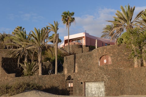 Casa Dominio: large swimming pool, 2300 m² garden