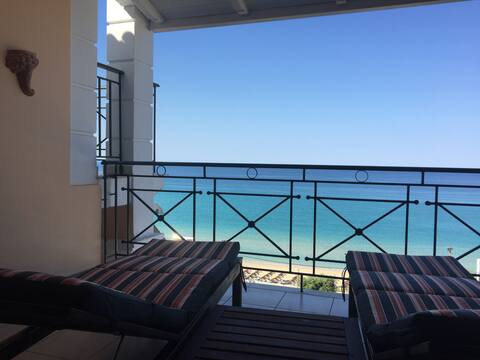 Stylish duplex with breathtaking sea views