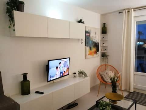 Popular Airbnb listing: Charming little sea view studio in Cavalaire Sur Mer