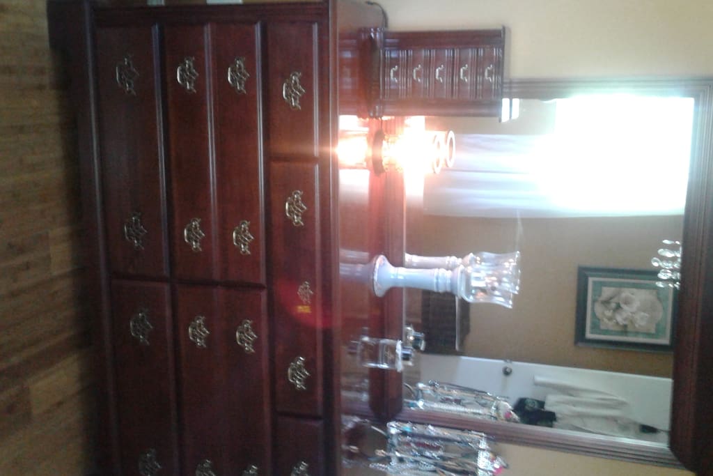 Plenty of closet/drawer space