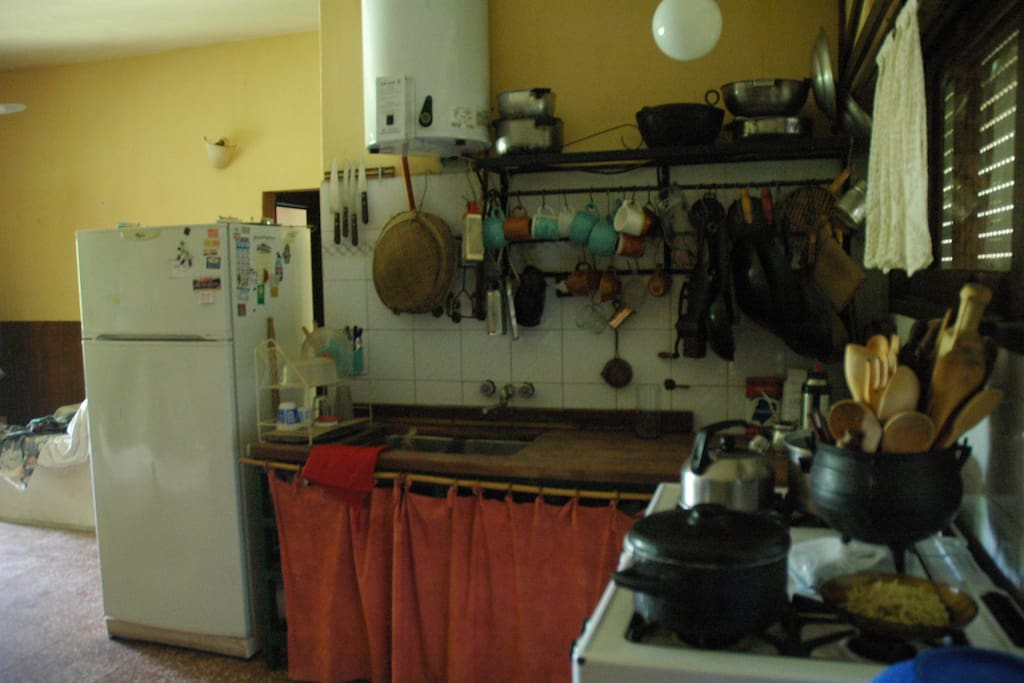 Cocina, heladera y calefactor electrico