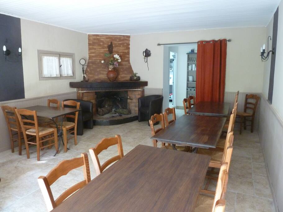 Première salle de restaurant.