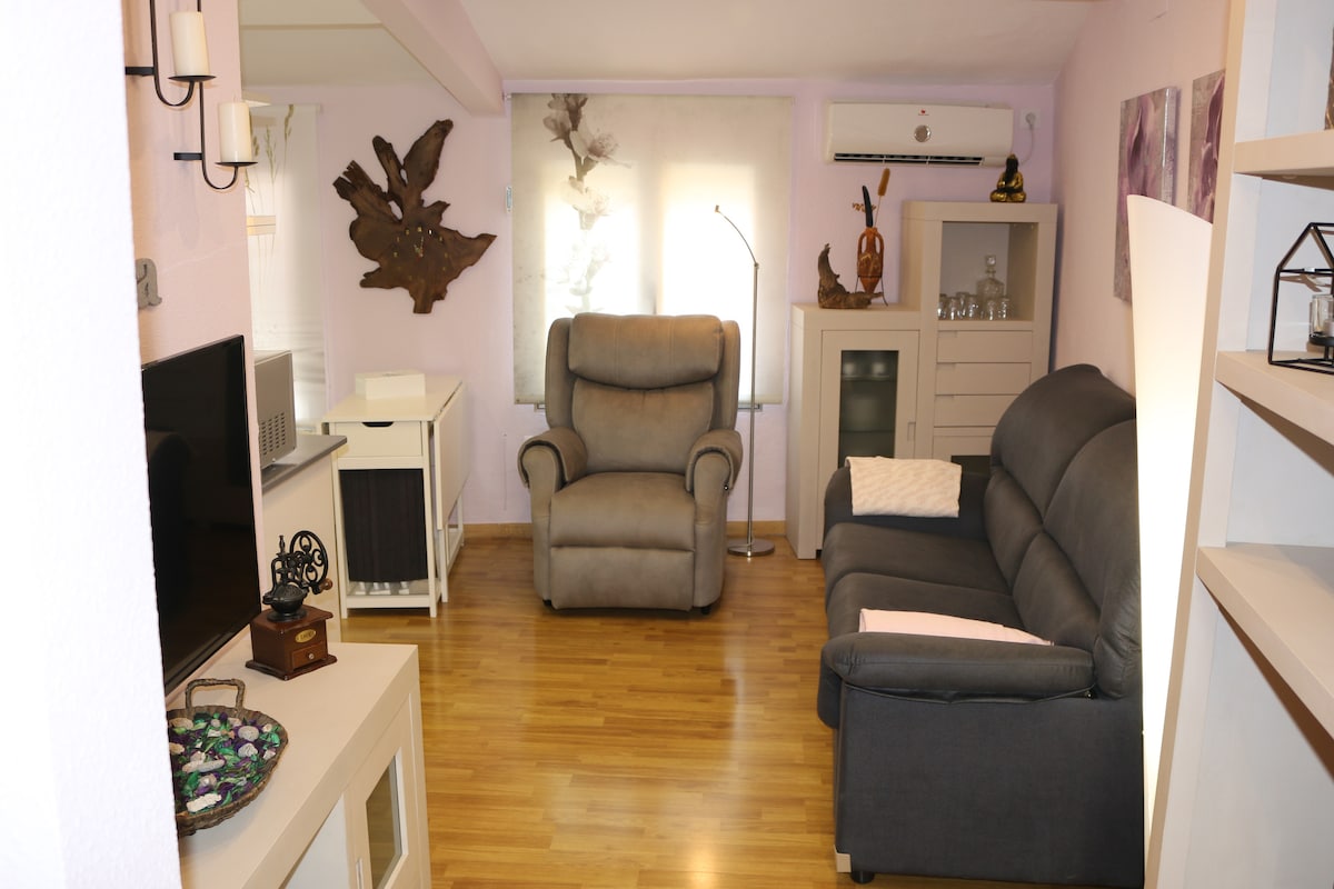 Top performing Airbnb: "La Casita de Ana." Puerta Valencia. Old Town in Cuenca