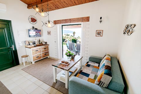 Top performing Airbnb: Corfu Glyfada Sea blue 137 in Περιφερειακή Ενότητα Κέρκυρας
