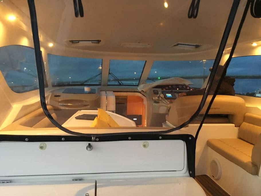 Riviera 4000 Deck Area "heating and air-conditioning"