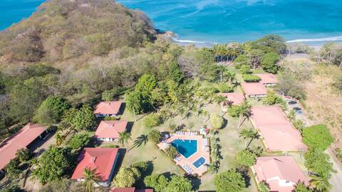 Casa Las Sirenas, beachfront 3bd