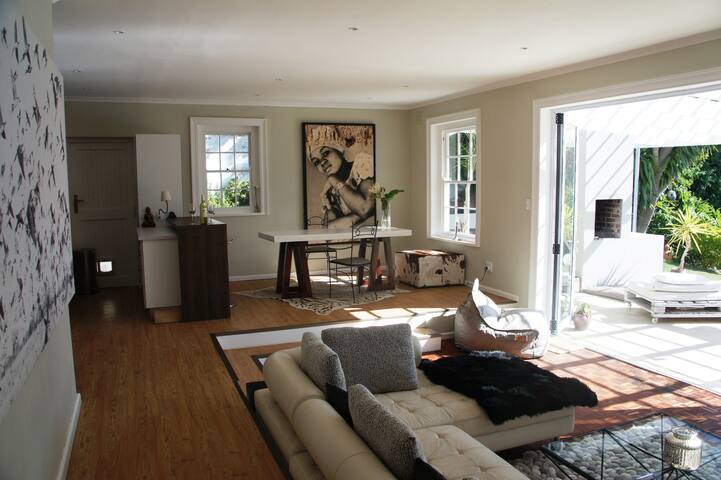 VILLA BARRY – Luxury Living gallery image 5