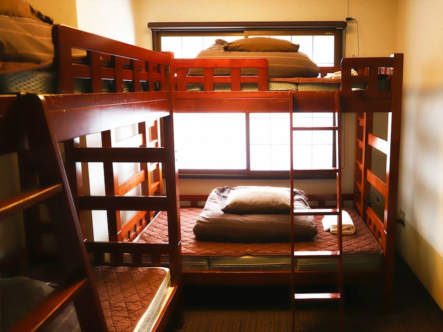 Room1: 4bed Private Room
