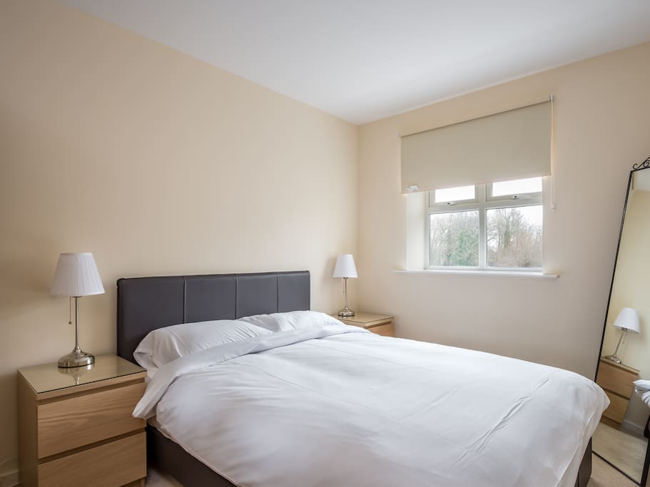 Fully Fitted Double Bedroom Wtih River View