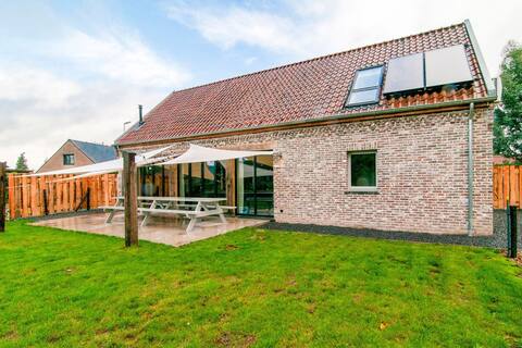 Holiday Home in Bocholt with Fenced Garden