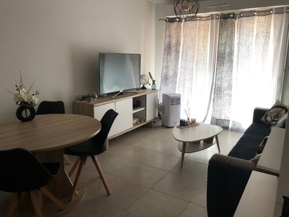 Airbnb Z I Du Capitou Impasse Kipling 83600 Vacation Rentals Places To Stay Provence Alpes Cote D Azur France