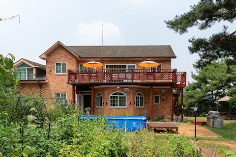 European-style high-end B&B The Hurrah